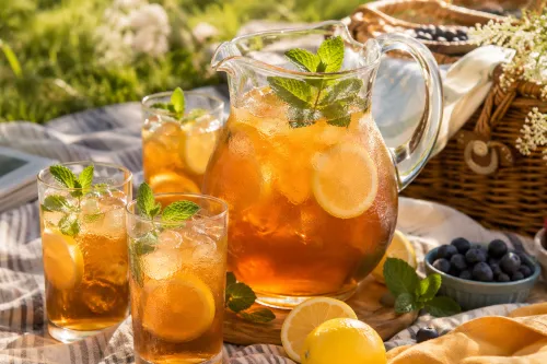 Jak zrobić herbatę na zimno? Cold brew, mrożona herbata i domowe ice tea krok po kroku