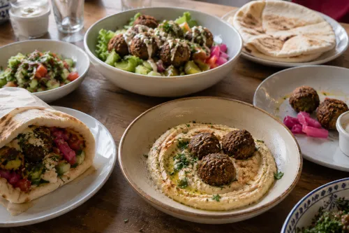 Co to jest falafel i z czym go jeść?